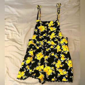 Guess Flower Patterned Overall Style Romper